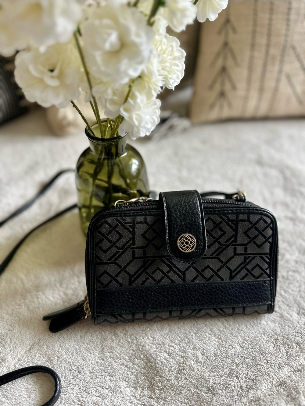 Black Patterned Crossbody Wallet Bag